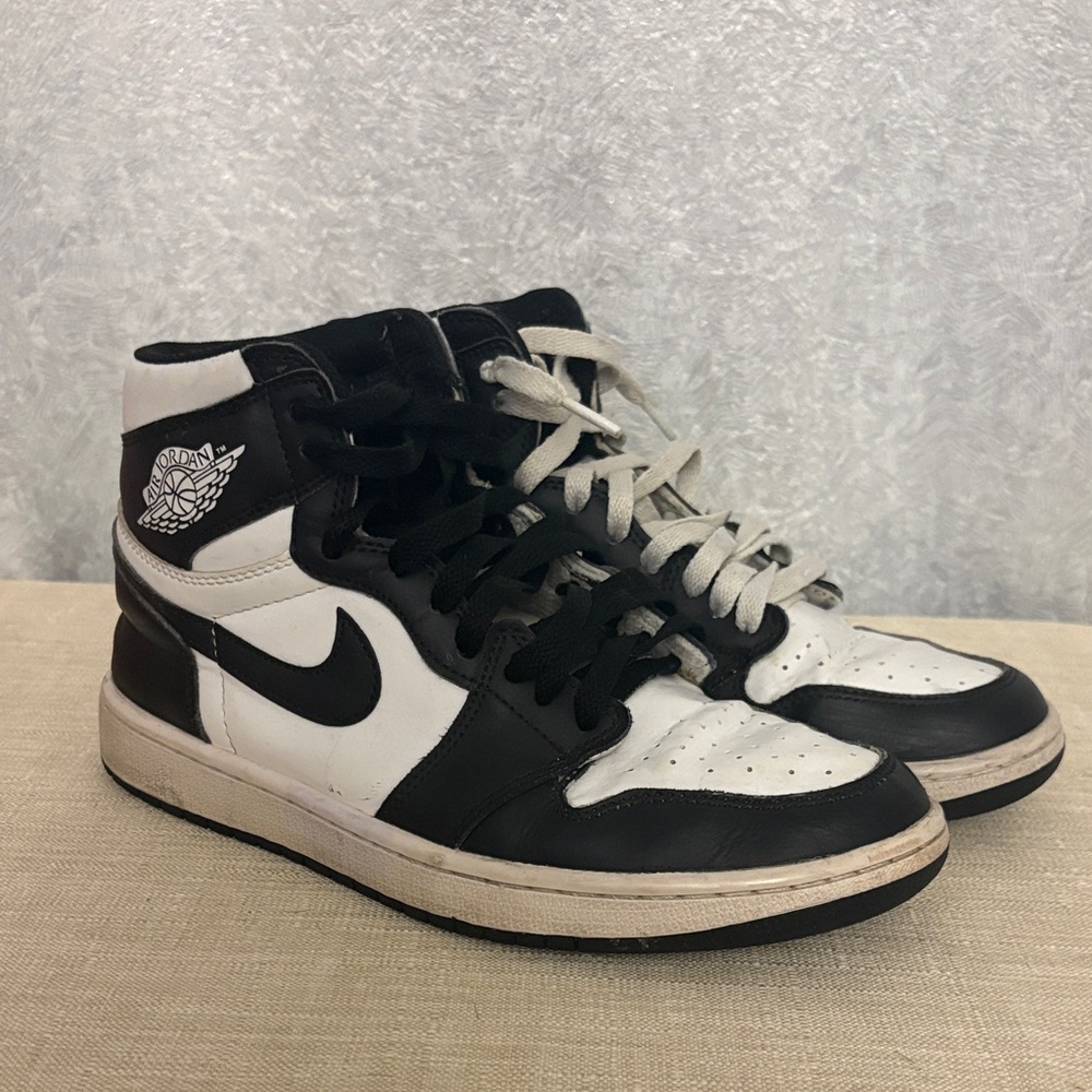 Air Jordan Nike Men's Black and White Dunk Sneakers